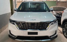 Kia Carnival cuối cùng cũng được trang bị logo mới