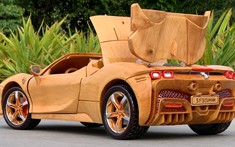 Ngươi thợ mộc Việt mất đến 25 ngày để chế tác chiếc Ferrari SF90 Spider 2022 này