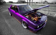 Mất 16 năm để độ nên chiếc BMW M535i E28 1985 mạ vàng 24K độc nhất vô nhị này