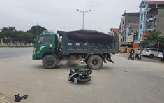 Video: Thanh niên đi Yamaha Exciter trượt ngã vào gầm xe ben, tử vong tại Bắc Ninh