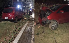 Video: Ô tô Kia Morning tông gãy cây trên vỉa hè khiến 1 người tử vong tại Hải Dương