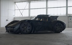 Chiếc xe điện trông như Batmobile thu nhỏ này hứa hẹn sẽ chạy nhanh hơn cả Bugatti Chiron