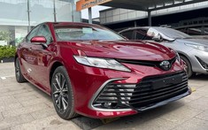 Toyota Camry 2022 đã về đại lý, sẵn sàng cho ngày ra mắt