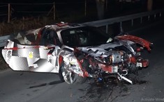Siêu xe Ferrari bí ẩn "mất đầu" sau tai nạn ở Đức, người lái bình yên vô sự