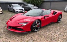 Ferrari SF90 Spider "nhăm nhe" về nước, hàng tuyển mui trần cho đại gia Việt thích mới lạ