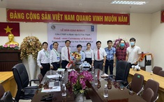 Chương trình phát triển của Liên hiệp quốc (UNDP) trao tặng robot tự vận hành cho Bệnh viện Lê Văn Thịnh