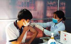 Tỉ lệ tiêm vaccine COVID-19 mũi nhắc lại còn chậm, do đâu?