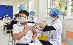 Tiêm vaccine COVID-19 "Vui Trung thu và tựu trường an toàn"