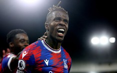 Patrick Vieira 'khẳng định' Wilfired Zaha sẽ không rời Crystal Palace
