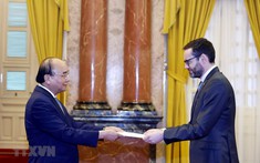 Chủ tịch nước tiếp Đại sứ 4 nước châu Âu trình Quốc thư