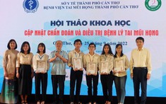 Trao học bổng cho sinh viên vượt khó học tập tốt tại TP Cần Thơ