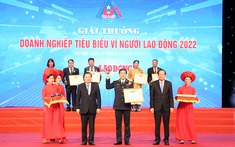 Tổng công ty Tân Cảng Sài Gòn lần thứ tư đón nhận giải thưởng “Doanh nghiệp  tiêu biểu vì người lao động”