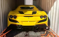 Ferrari F8 Spider thứ 4 lộ diện xuất hiện tại Việt Nam, hàng sẵn cho ai muốn có xe mui trần chơi Tết