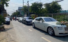 Dàn siêu xe và xe siêu sang rước dâu ở Sài thành, điểm nhấn là Ferrari F12 Berlinetta từng của Phan Thành