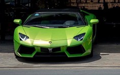 Lamborghini Aventador mui trần màu xanh cốm âm thầm nhập tịch Việt Nam, chủ nhân lập tức độ pô khủng