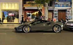 Ferrari F8 Tributo màu xám đầu tiên về nước xuất hiện ở Sài thành, chủ nhân là 1 ẩn số