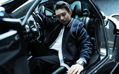 Minh “Nhựa” thay áo mới cho siêu phẩm Pagani Huayra, phải chăng là xe Huayra màu xanh chạy về hướng Long Thành?