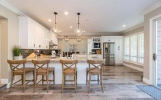 Bí kíp chọn và treo đèn mặt dây chuyền
