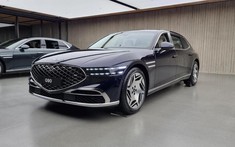Ngắm hình ảnh "bằng xương, bằng thịt" của Genesis G90 Limousine 2022 - xe sang xứ Hàn