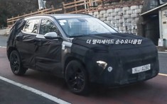 Hyundai Kona thế hệ mới bị bắt gặp trên đường phố, được đồn sẽ tăng kích thước để thay thế i30