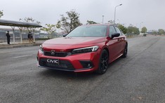 Honda Civic 2022 bất ngờ lộ diện tại Việt Nam, ngày ra mắt không còn xa