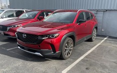 Ngắm hình ảnh "bằng xương, bằng thịt" Mazda CX-50 2022 bên cạnh "người anh em" CX-5