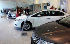 Khổ như mua xe cận Tết: Người giàu cũng phải "mếu"