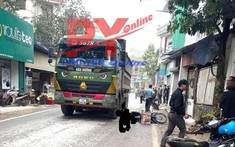 Video: Phanh gấp khi đang vượt, người điều khiển xe máy tử vong dưới bánh xe ben tại Thái Nguyên