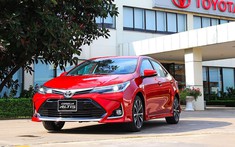 Toyota Corolla Altis giảm giá sâu tại đại lý, dọn kho chờ phiên bản mới
