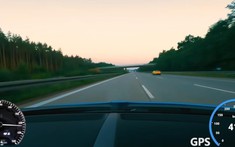 Đây là cảm giác bên trong một chiếc Bugatti Chiron đạt tốc độ 417 km/h trên cao tốc