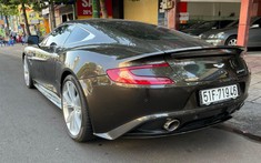 Không phải siêu xe đắt đỏ như Bugatti, Chủ tịch "Qua" lại tự lái xe quý tộc Anh quốc Aston Martin Vanquish dạo phố