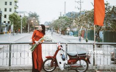 Thiếu nữ dịu dàng đón xuân Nhâm Dần cùng Honda Super Cub