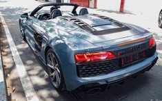 Video: Chủ nhân Lamborghini Aventador biển tứ quý 9 cầm lái Audi R8 V10 Spyder 2021 mới về nước