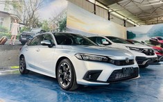 Không đủ tài chính đến với bản RS của Honda Civic 2022, lùi một bước xuống bản G vẫn là “kèo thơm”