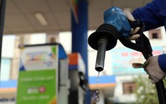 Giá xăng có thể giảm ít nhất 5.000 đồng/lít