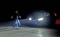 Video này cho thấy hệ thống tránh va chạm người đi bộ không hề có tác dụng khi trời tối