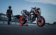 Naked bike công nghệ tối tân KTM 890 Duke R 2022 ra mắt và đẹp hơn trước
