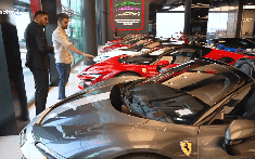 Nhìn ngắm đại lý siêu xe "đã qua sử dụng" cực độc ở Dubai