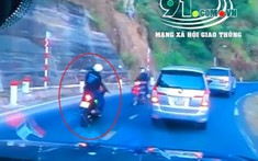 Video: Cố vượt ô tô, thanh niên điều khiển xe côn tay Suzuki Raider gây tai nạn trên đèo Prenn
