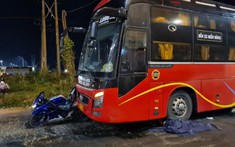 Video quay khoảnh khắc xe khách tông chiếc mô tô tại ngã tư Dầu Giây khiến đôi nam nữ thương vong