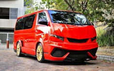 Câu chuyện về chiếc taxi Toyota HiAce điên rồ lấy cảm hứng Lamborghini, trang bị động cơ tăng áp kép V12