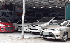 Dịch vụ thuê ô tô tự lái không "nóng" như mọi năm, cận Tết vẫn còn xe chờ khách