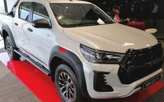 Nghênh đón Ford Ranger Raptor thế hệ mới, Toyota Hilux GR Sport 2022 trình làng với máy dầu 2.8L mạnh hơn
