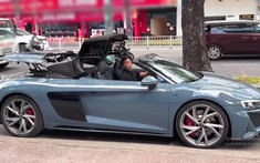 Xem Audi R8 V10 Spyder mới về nước mở mui, siêu xe mui trần dành cho người thích hàng độc