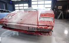 Bị bỏ không 20 năm, chiếc Lamborghini Countach quý giá được "tắm rửa" lần đầu để tìm chủ mới