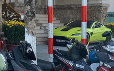 Aston Martin V8 Vantage "trực chốt" tại Đà Nẵng chờ ngày Hoàng Kim Khánh dẫn đoàn Koenigsegg Regera cùng các siêu xe ra họp mặt
