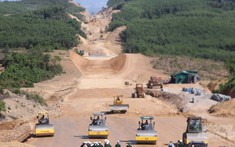Ngăn chặn chuyển nhượng đất đai để trục lợi từ dự án cao tốc Bắc - Nam, Quảng Ngãi chỉ đạo 'nóng'