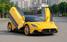 Chưa ra biển số, đại gia Tây Ninh vẫn mang siêu xe Maserati MC20 đi mạ vàng, chi phí tầm 1 chiếc Mercedes-Benz C300