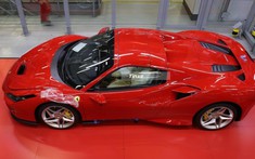 Doanh nhân Việt tậu siêu xe mui trần Ferrari F8 Spider chính hãng trước khi mẫu xe này tạm dừng nhận đặt hàng