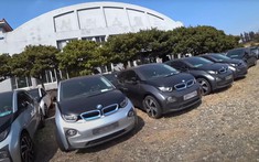 Hơn 100 chiếc xe sang BMW i3 bị bỏ rơi trên hòn đảo của Hàn Quốc